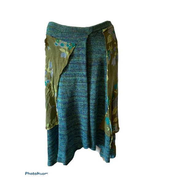 Free People Dresses & Skirts - Free People Sz 2 Skirt Blue Green Knit Floral Silk